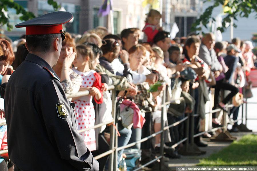 «Смешались в кучу кони, люди»: фоторепортаж с представления на площади