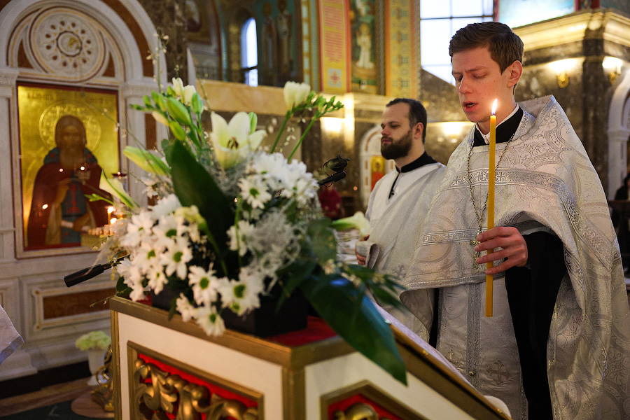 Великая агиасма: освящение воды в соборе Христа Спасителя в Крещенский сочельник (фото)
