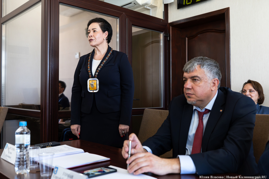 73% новичков: как прошло первое заседание совета депутатов Калининграда 8-го созыва