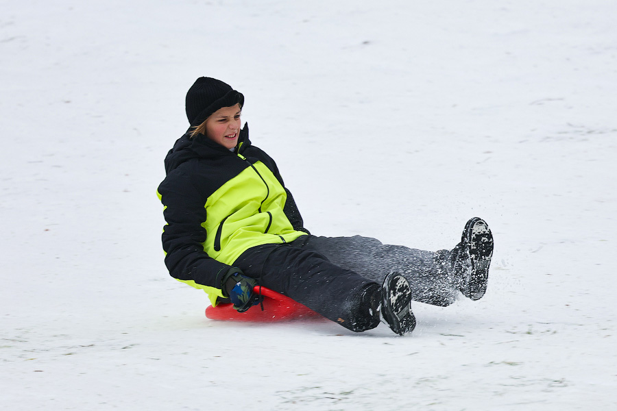 Полет на санках: как в Центральном парке Калининграда с горки катаются (фото)