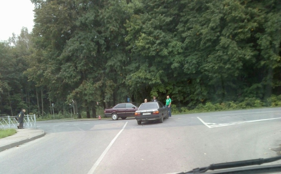 На Мамоновском шоссе из-за ДТП собирается пробка (фото)