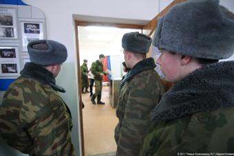 Избирком пытается повысить явку на выборах за счет военных и мигрантов