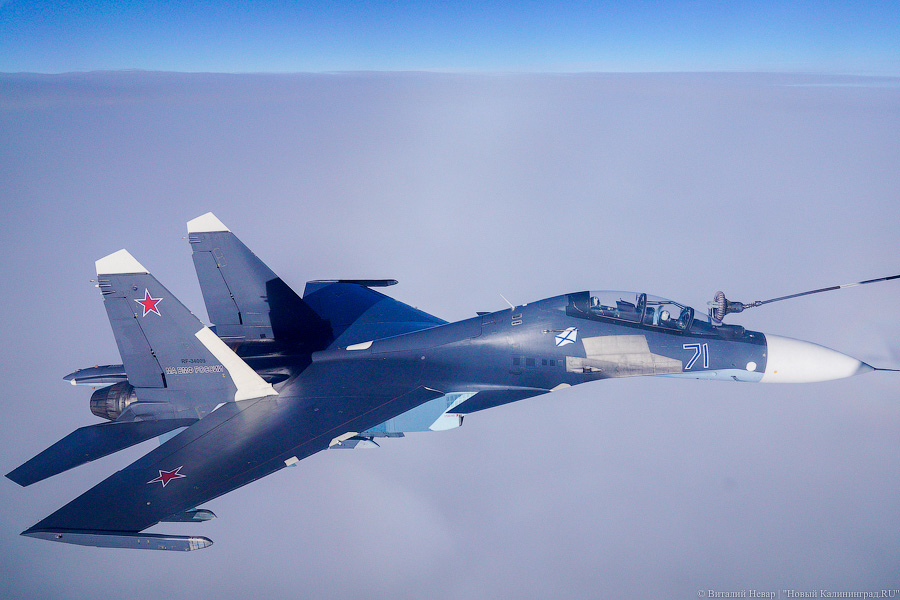 Летчики Балтфлота отрабатывают дозаправку в воздухе. Фоторепортаж «Нового Калининграда»