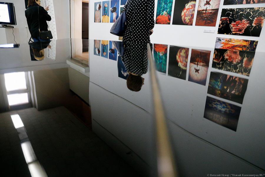 Картинки с выставки: открытие Балтийской биеннале фотографии