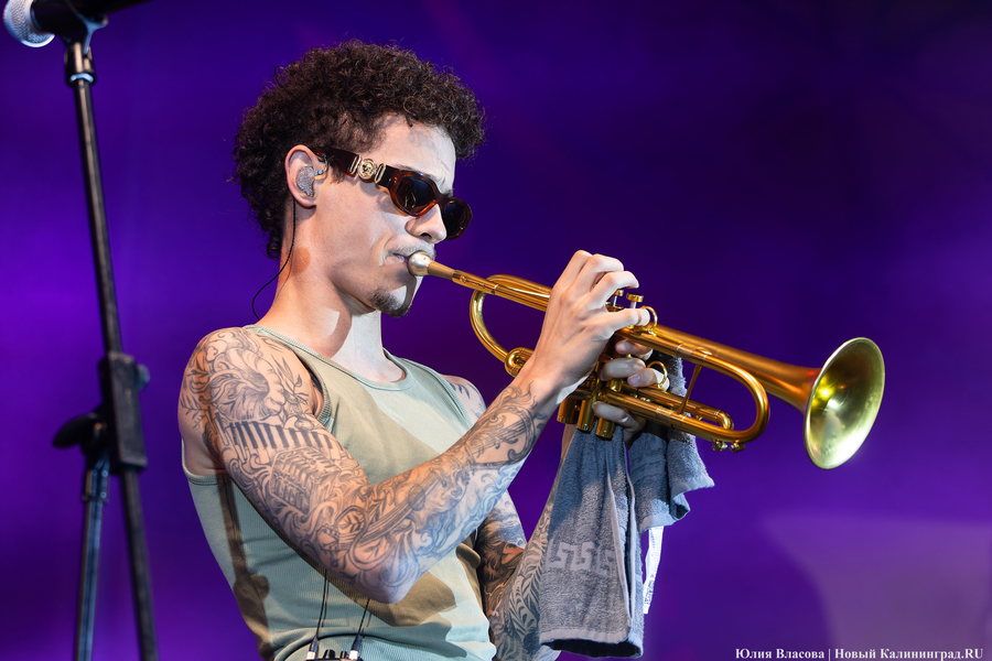«Совершенный артист» и афро-латино с балканским битом: как открывали «Калининград Сити Джаз» (фото)