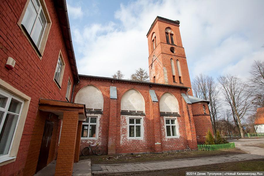 Быстрее, выше, сильнее: в кирхе поселка Мозырь расположился школьный спортзал