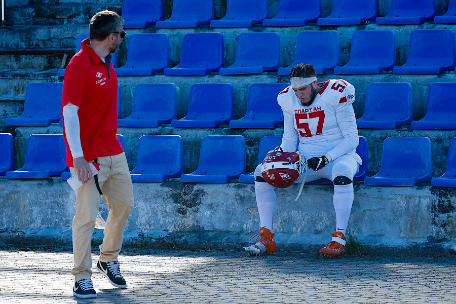Пролёт «Ястребов»: как в Калининграде сыграли в американский футбол (фото)