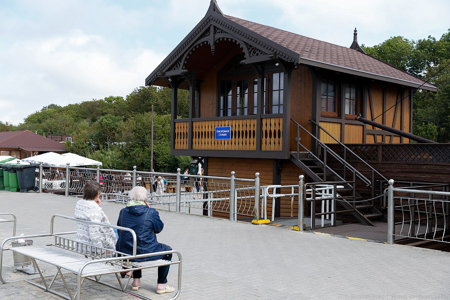 Спаси себя сам: кто отвечает за безопасность людей на пляже в Зеленоградске