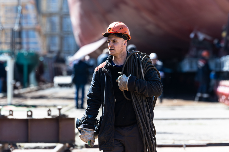 Флагман ВМФ России: в Калининграде спустили на воду большой десантный корабль (фото)