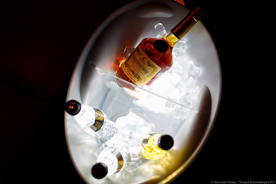 В РФ хотят запретить перемещение немаркированной спиртосодержащей продукции больше 5 литров