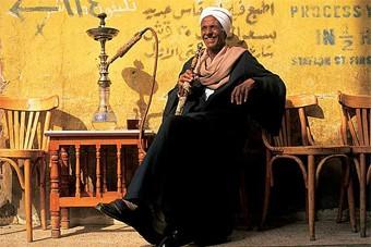 Онищенко хочет запретить курить кальян в общественных местах