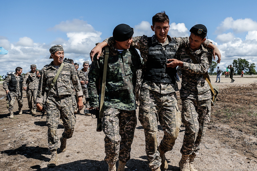 Чей морпех круче всех: фоторепортаж с конкурса «Полоса препятствий»