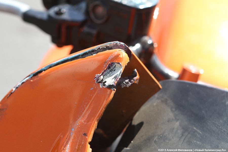 На второй эстакаде разбился мотоциклист, мотоцикл проехал ещё 300 метров (фото)