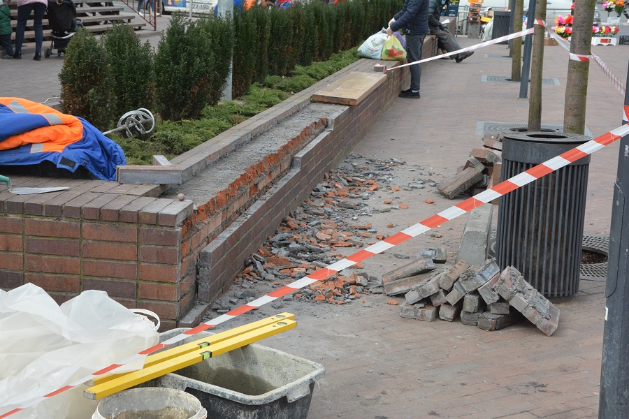 Горвласти: дефекты на ул. Баранова связаны с ее «неправильной эксплуатацией»