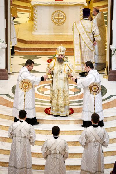 Рождество Христово: богослужение в Храме Христа Спасителя (фото)