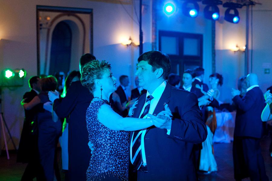 "Под звуки вальса": фоторепортаж с благотворительного бала "Янтарная корона"