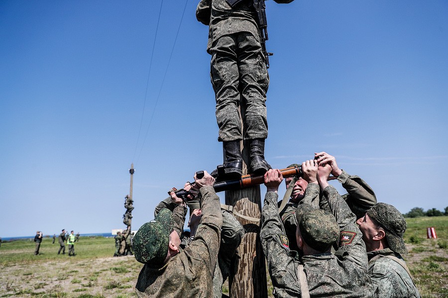 10 километров преград: на «Хмелевке» начался конкурс морпехов «Морской десант» (фото)