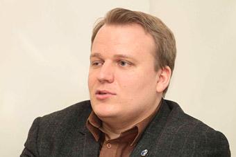 Антикоррупционный эксперт Илья Шуманов: «У нас люди врастают в кресла, пускают корни»