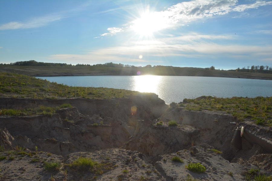 Озеро вместо леса: как выглядит после рекультивации карьер, где вырубили 60 га (фото)