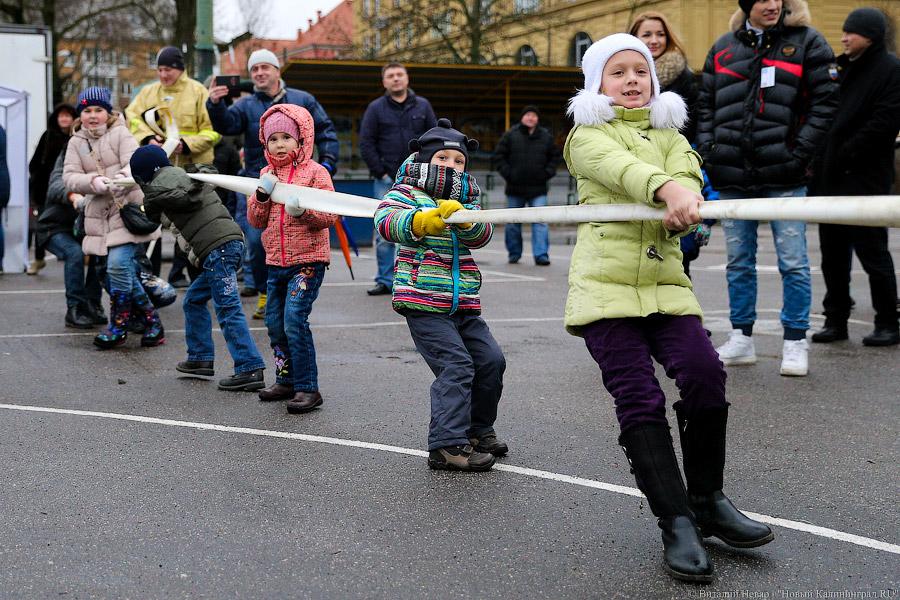 «Профессия — спасать»: в Калининграде отметили 25-летие МЧС России
