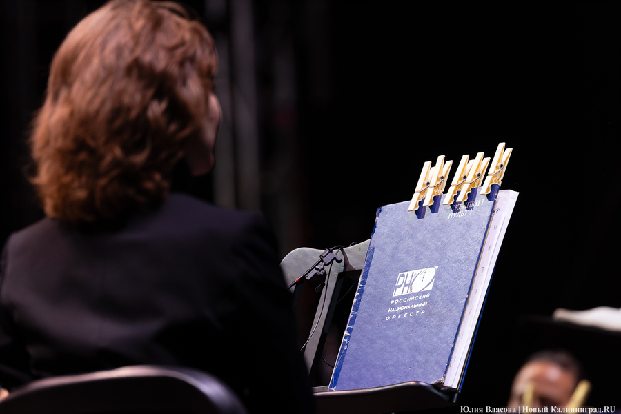 Бурлеска под дождём: Денис Мацуев выступил на острове Канта (фото)