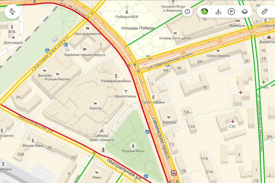 На Ленинском проспекте ДТП с двумя «Ауди» перекрыло часть дороги (фото)