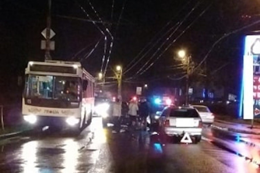 На Советском водитель с судорожным приступом выехал на встречную и попал в ДТП