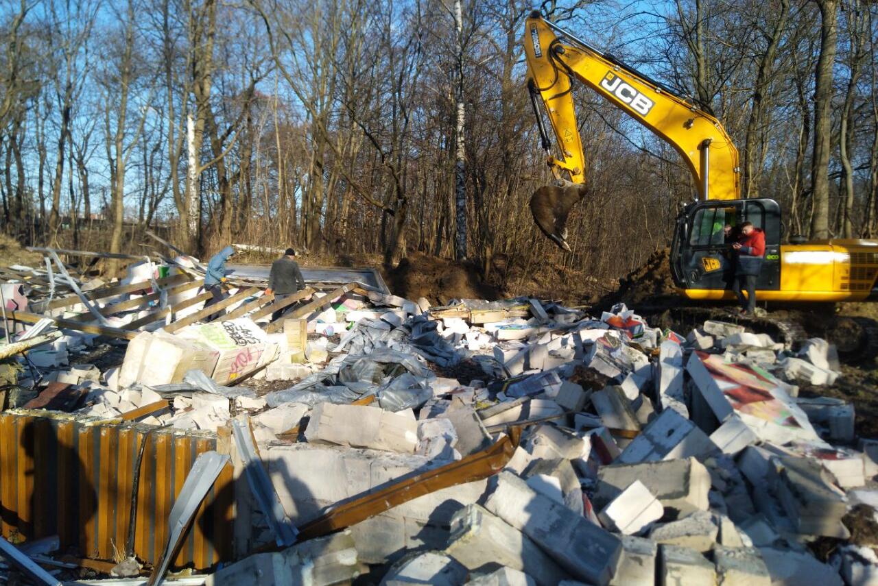 В Суздальском лесу начали сносить «спортивные объекты»