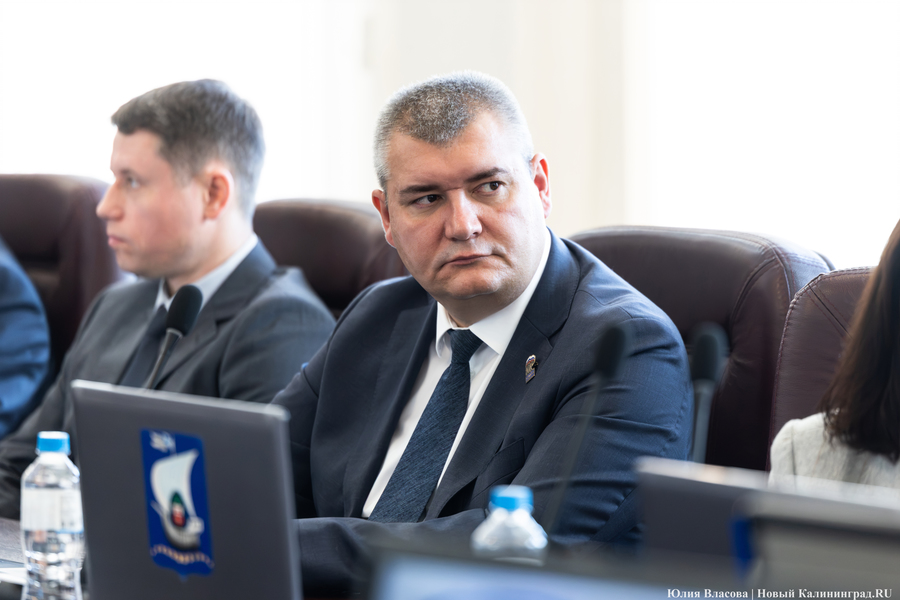 73% новичков: как прошло первое заседание совета депутатов Калининграда 8-го созыва