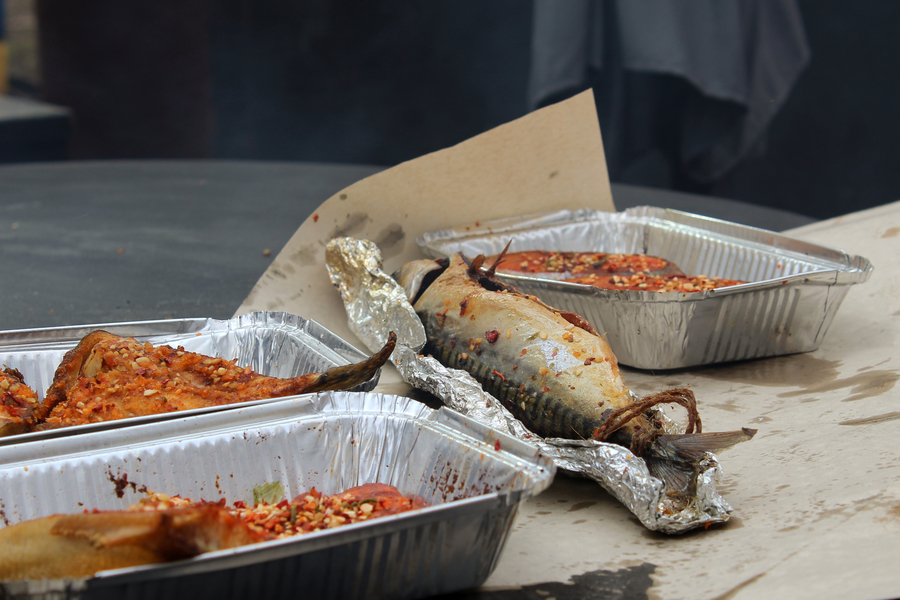 Ярмарка для метеоустойчивых: как прошло открытие гастрофестиваля на острове Канта (фото)