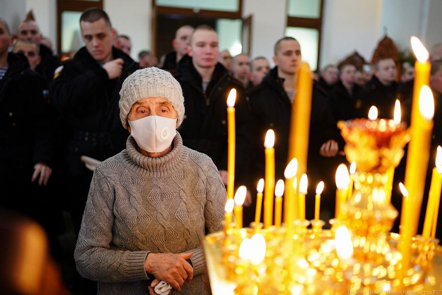 С ними Бог и Андреевский флаг: в Балтийске морпехи прошли крестным ходом к храму (фото)