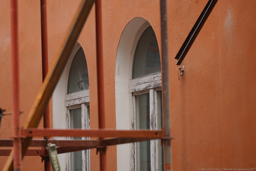 Разрушительный ремонт: в Зеленоградске сносят отель «Королева Луиза» (фото)