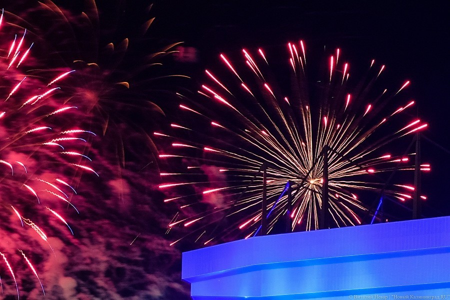 В Калининграде стартовал чемпионат фейерверков. Показываем, как это было (фото)