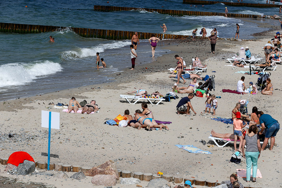 Спаси себя сам: кто отвечает за безопасность людей на пляже в Зеленоградске