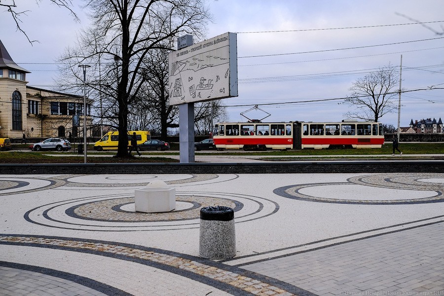 Бетон и пустота: в Калининграде завершается благоустройство Нижнего озера (фото)