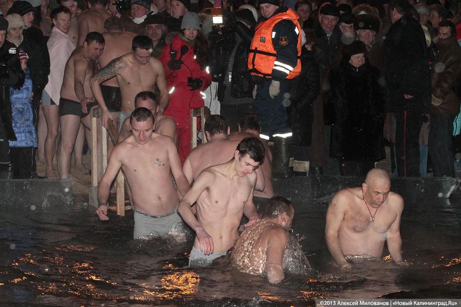«Господь в лице губернатора»: крещенские купания в Черняховске