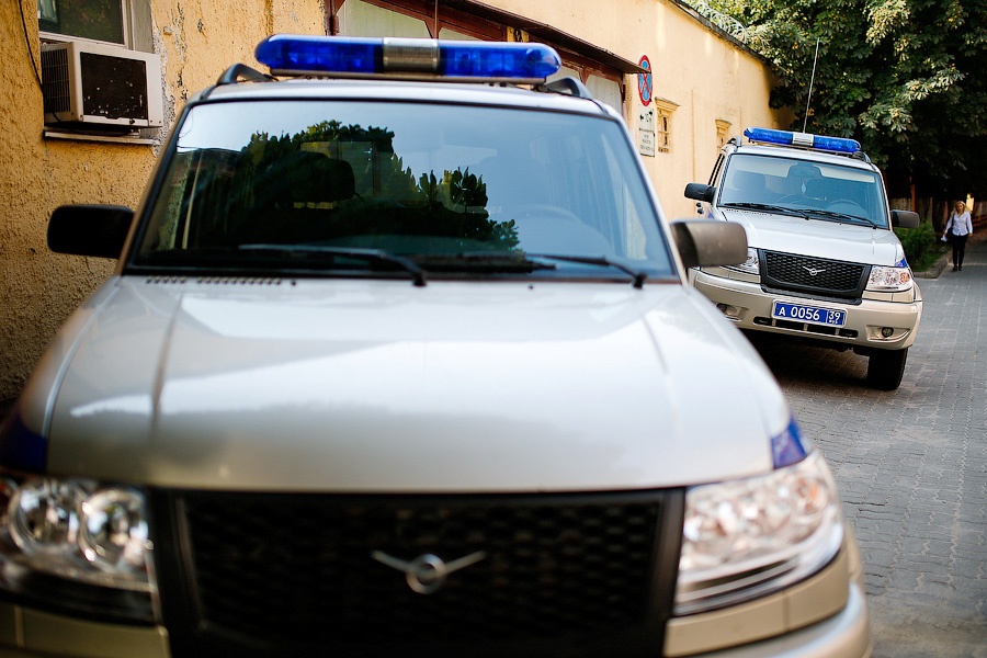 Калининградец с ножом в руках угрожал убийством своей подруге