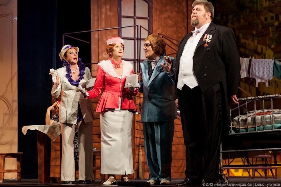 «Светская жизнь драматического театра»: фоторепортаж с репетиции спектакля