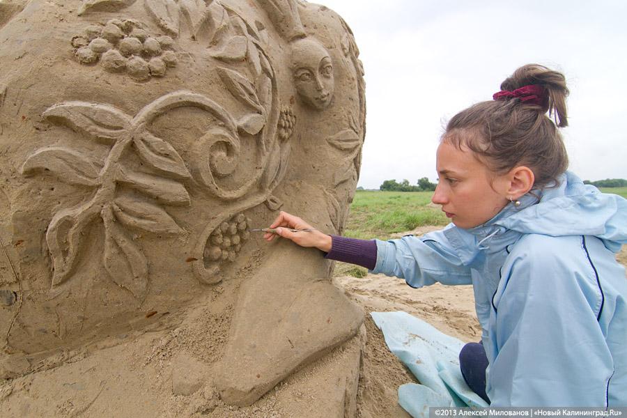 Песочная Гофманиана: под Гурьевском проходит второй фестиваль песчаных скульптур