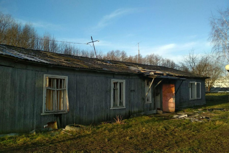 В «Храброво» объяснили, почему не могут снести заброшенное здание у парковки