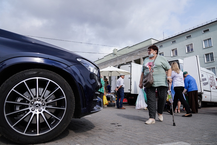 Базар-вокзал: как проходит сельхозярмарка на площади Победы в Калининграде
