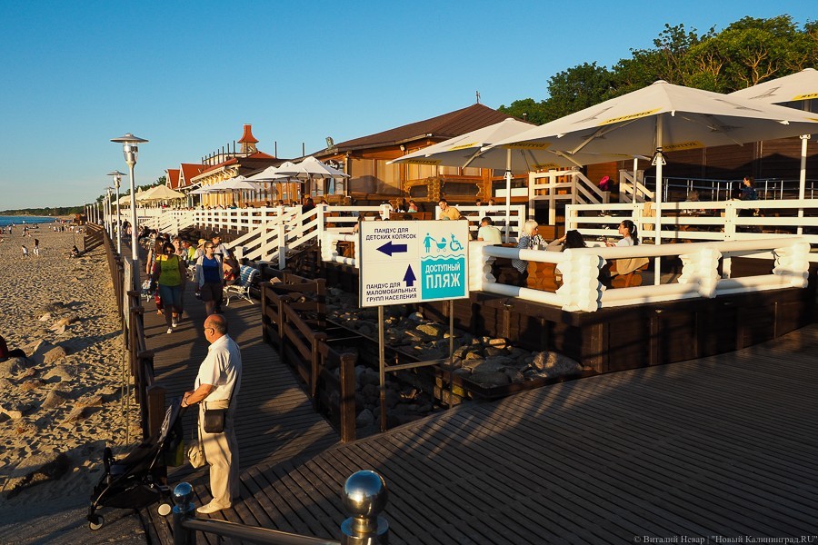 Волонтеры собрали на побережье в Зеленоградске почти тонну мусора