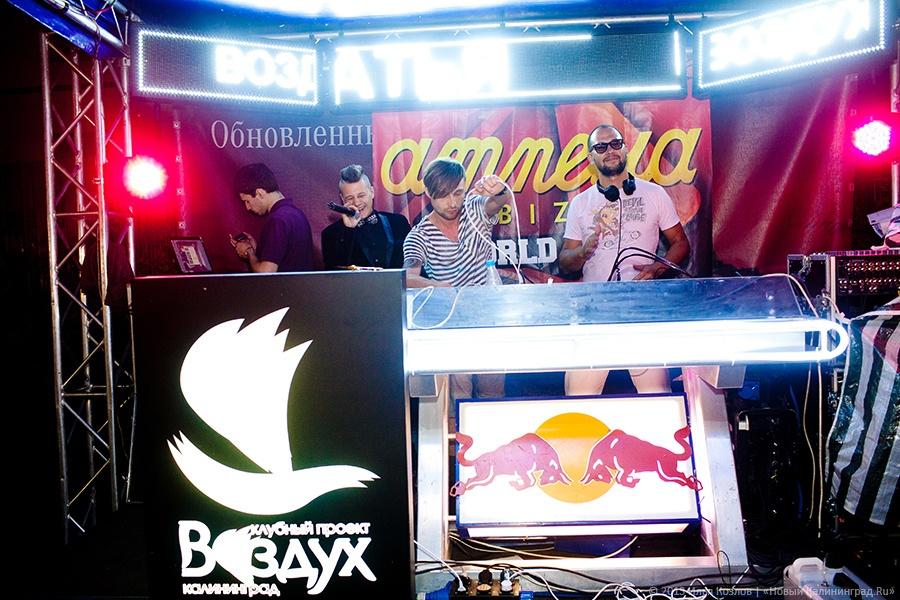 Танцы на воде: фоторепортаж с открытия клубного проекта «Воздух»