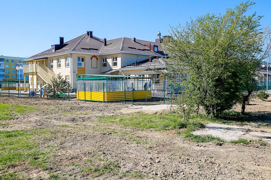 Далеко ли до Юрмалы: как губернатор Николай Цуканов стройплощадку Театра эстрады навещал