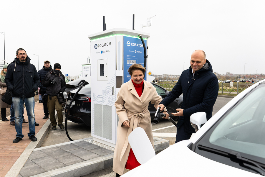 «Заправка» — до часа ожидания: как выглядят хабы для зарядки электромобилей (фото)