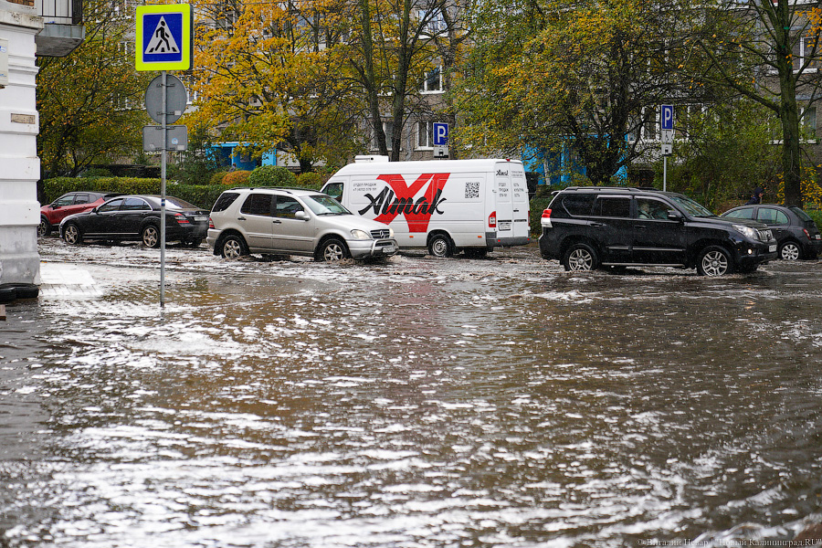 Другой берег улицы: Калининград затопило после шторма (да, опять)