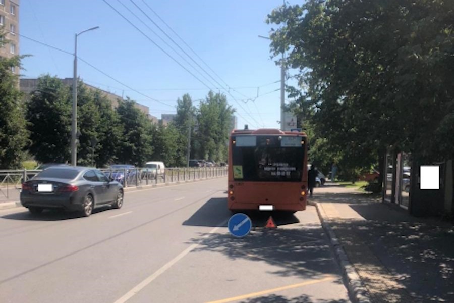 Пенсионерка упала в салоне автобуса на Горького и получила травмы