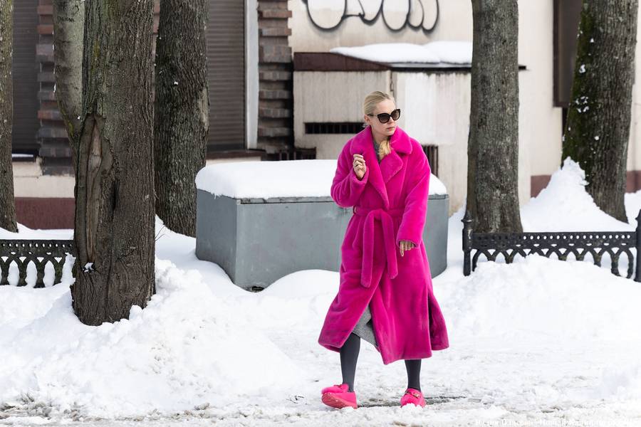 Зима не сдаётся: как выглядят улицы Калининграда после «снежного удара» (фото)