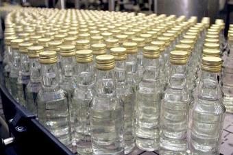 В Калининграде полицейские изъяли 90 тыс бутылок «паленого» алкоголя