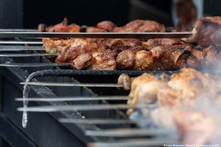 Прикидываясь Кантом: у Кафедрального собора открылась ярмарка (фото)